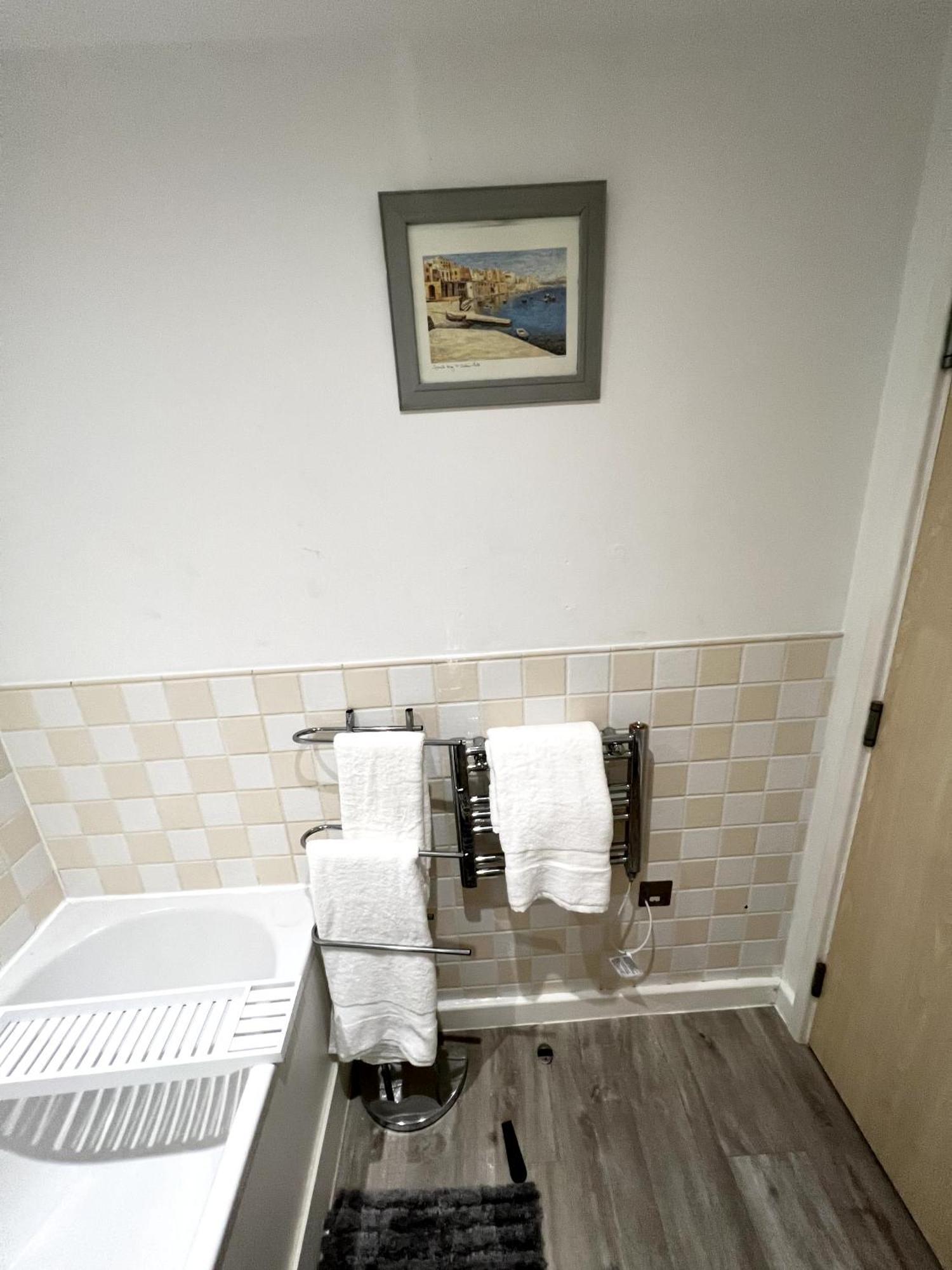Grand Mill: Near To Shops, Attractions, Restaurant *